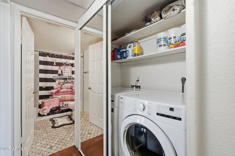 Washer/Dryer Closet