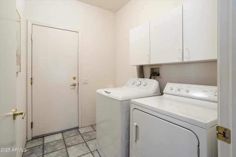 28-18100 N Las Rocas Way