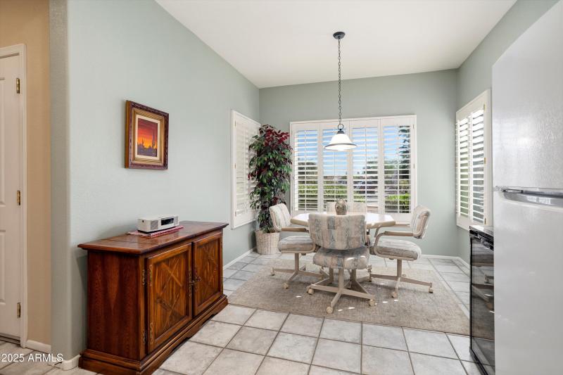 17-18100 N Las Rocas Way