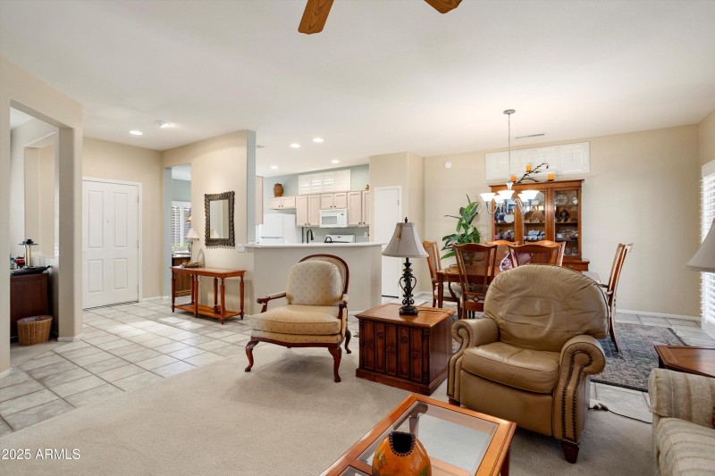 09-18100 N Las Rocas Way