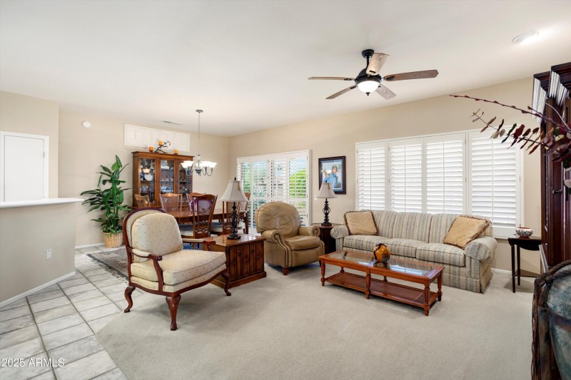 06-18100 N Las Rocas Way