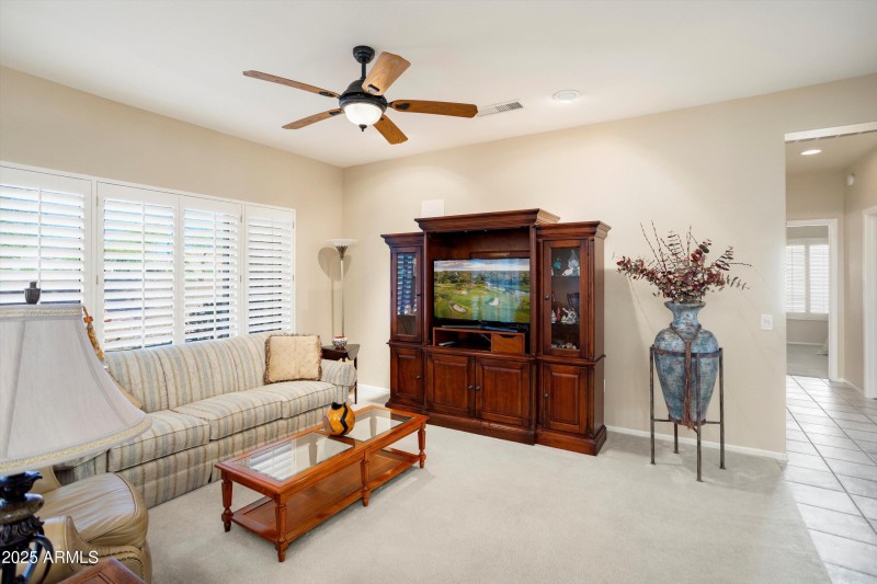 07-18100 N Las Rocas Way