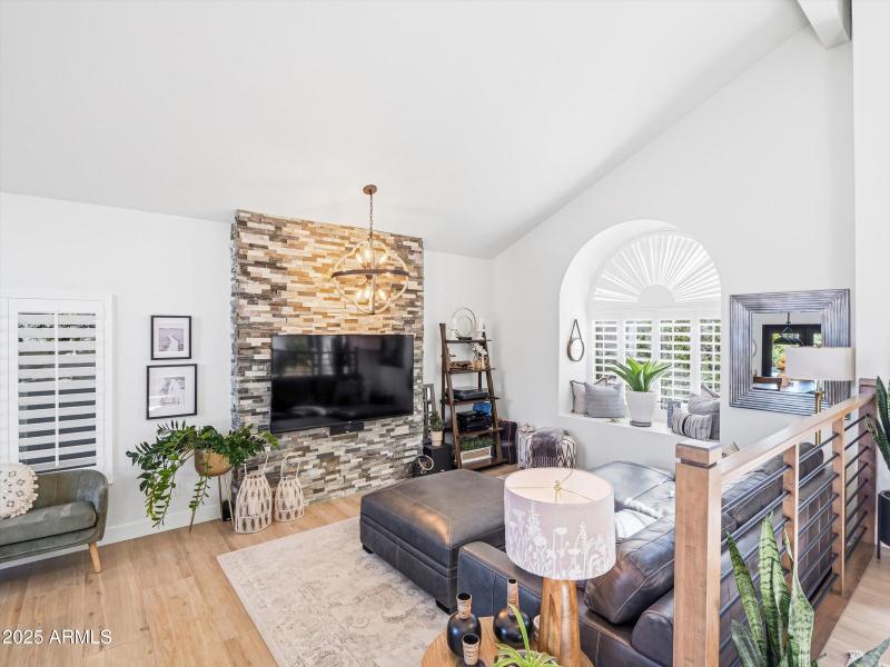 12-10178 E San Salvador Dr-12