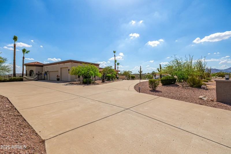 16557 E Nicklaus Dr Front east wide