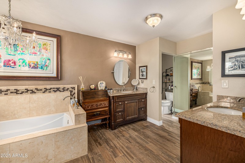 16557 E Nicklaus Dr Primary Bathroom