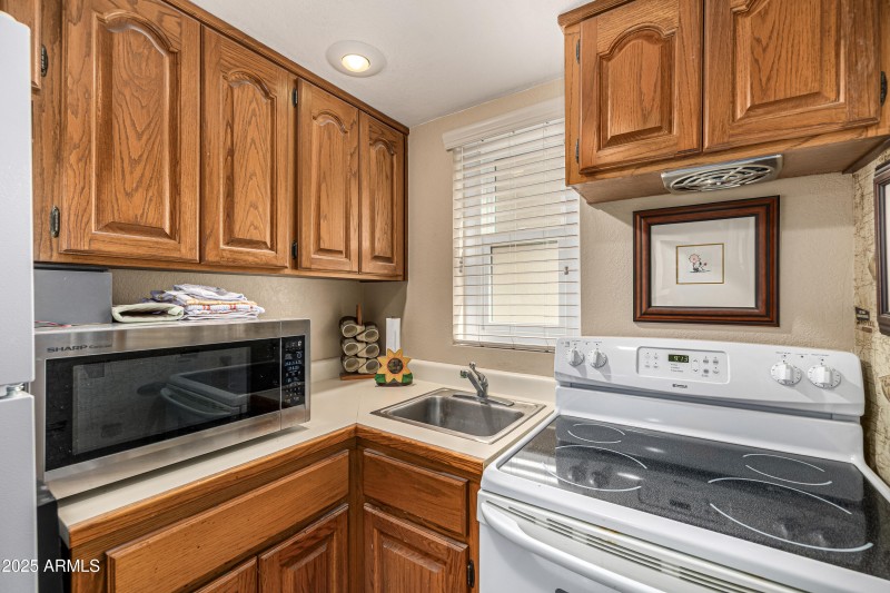 16557 E Nicklaus Dr 2nd Kitchen angle