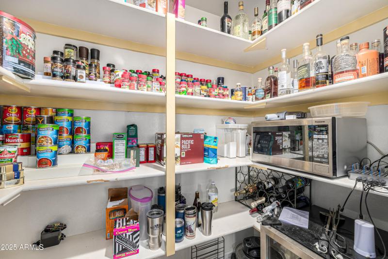 16557 E Nicklaus Dr Kitchen Pantry