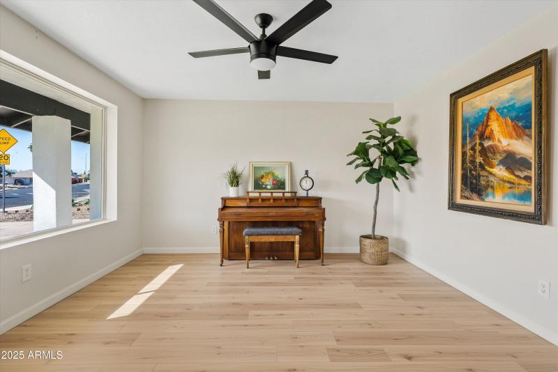 Virtual rendering with flooring