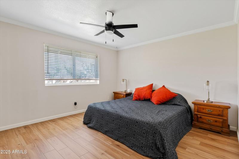 Virtual rendering with flooring