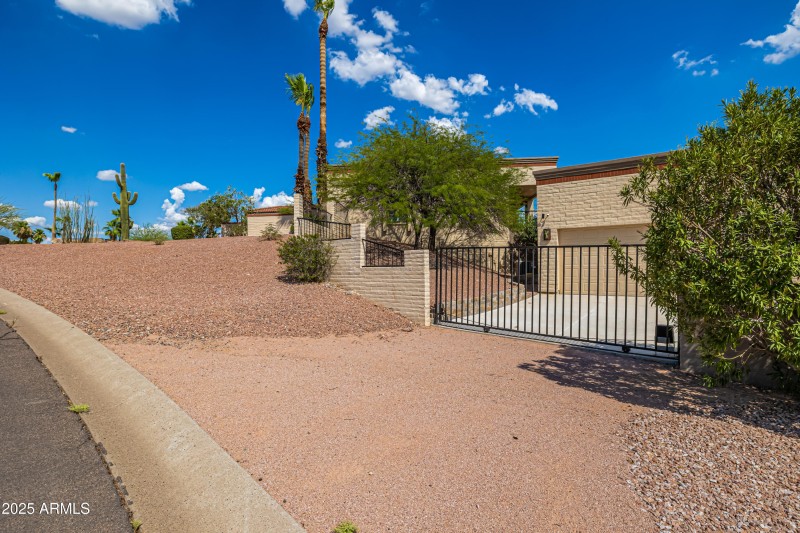 16557 E Nicklaus Dr West elevation