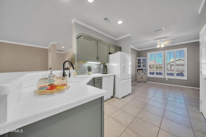 QUARTZ COUNTERS