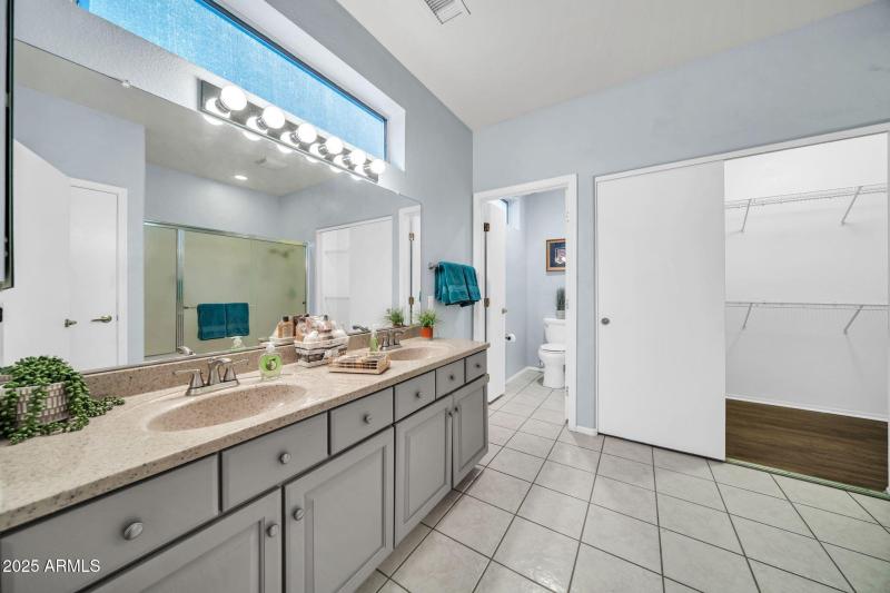 DOUBLE SINKS