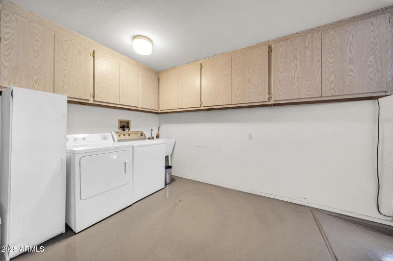 LAUNDRY IN THE GARAGE