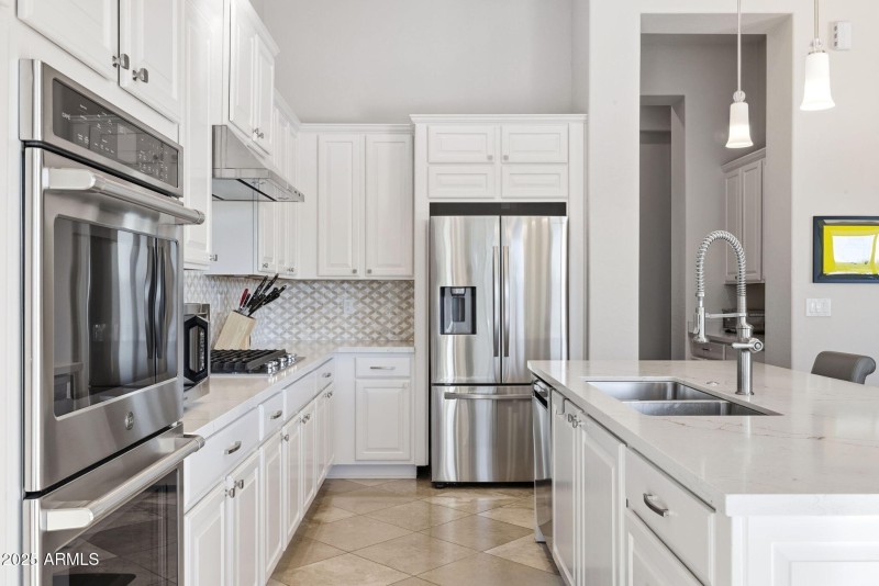 40406 N HAWK RIDGE TRL