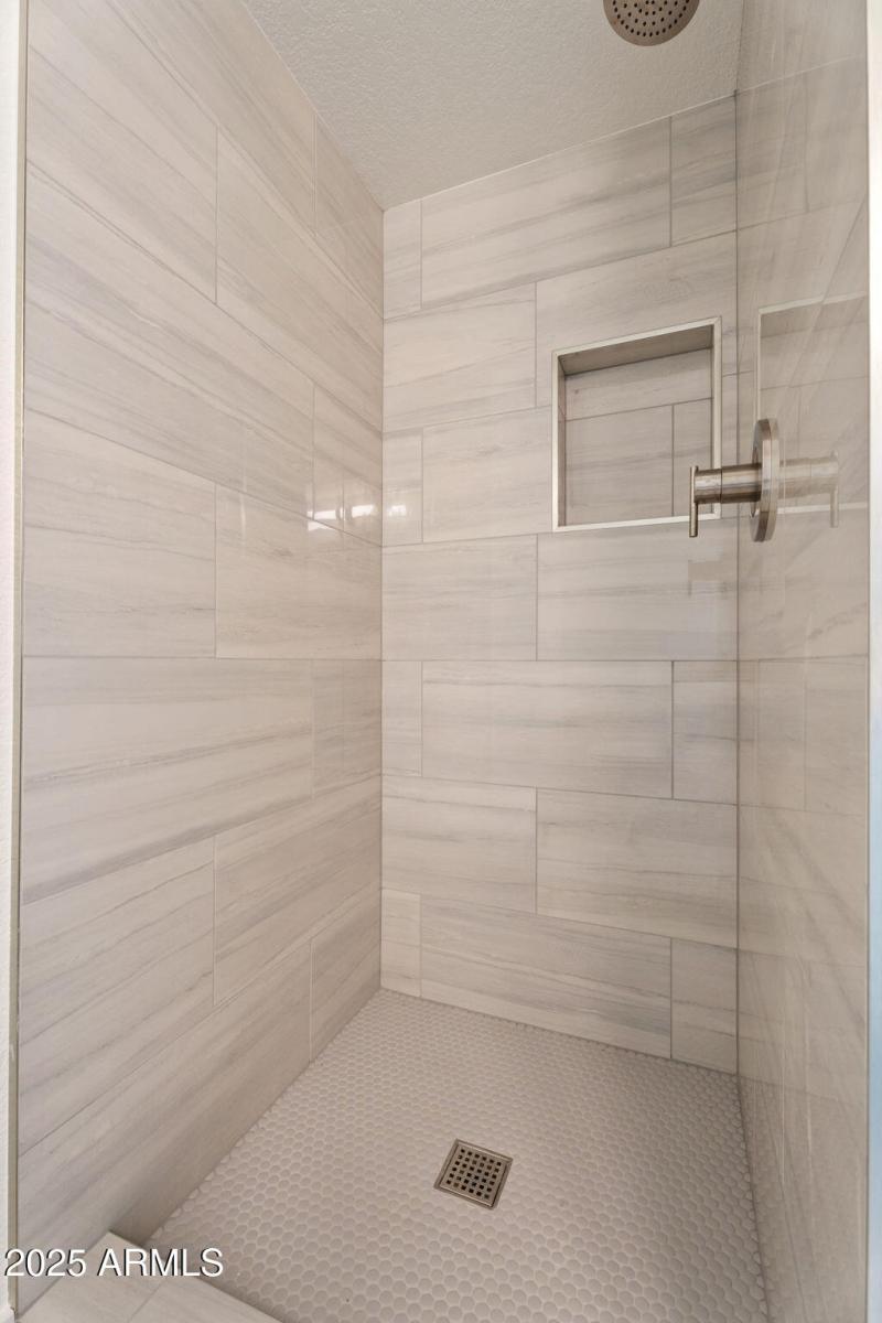 21-web-or-mls-A7404496