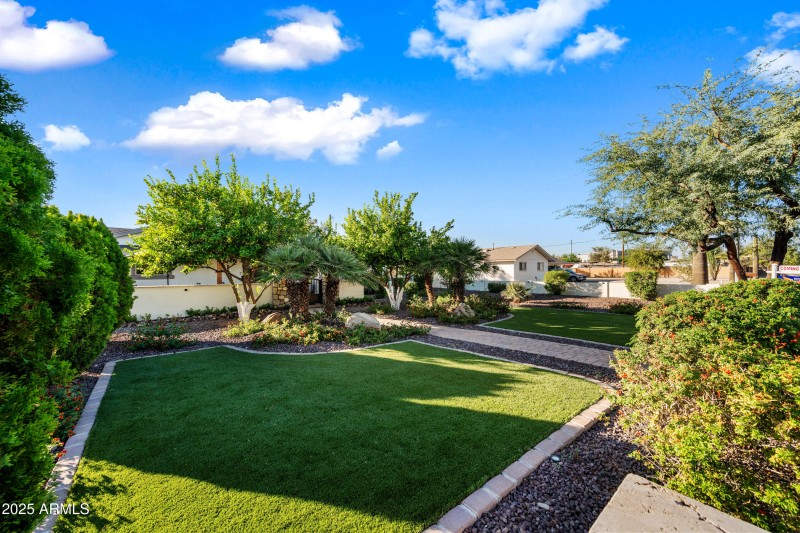 15220 SE corner of Main Front Yard