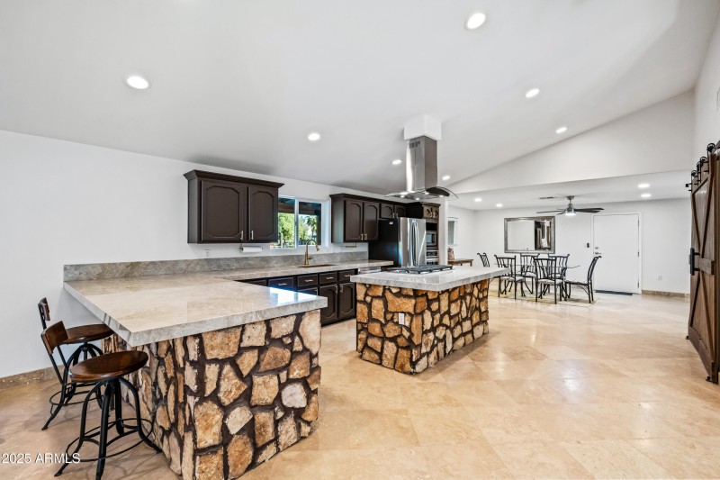 15220 Updated Kitchen