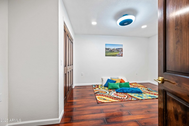 81-15220N27S-ocupix-