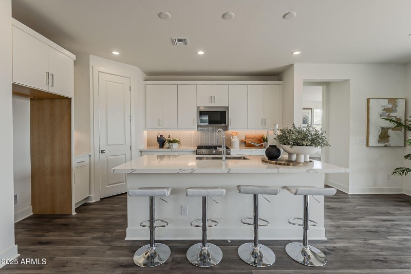 Kitchen W Island Seating