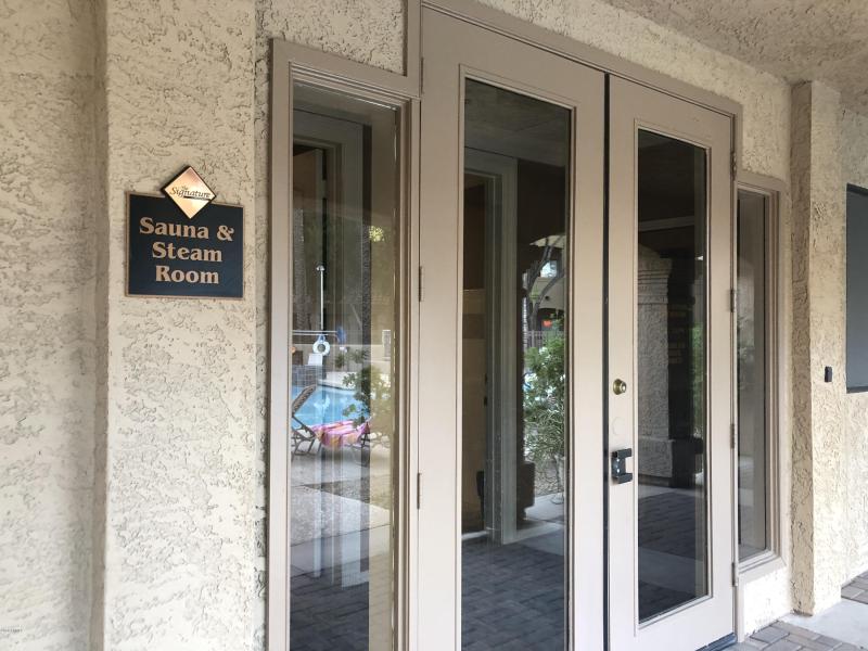 Community Sauna & Steamroom