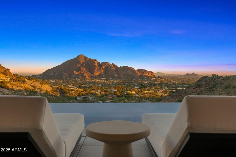 poolside mountain views3