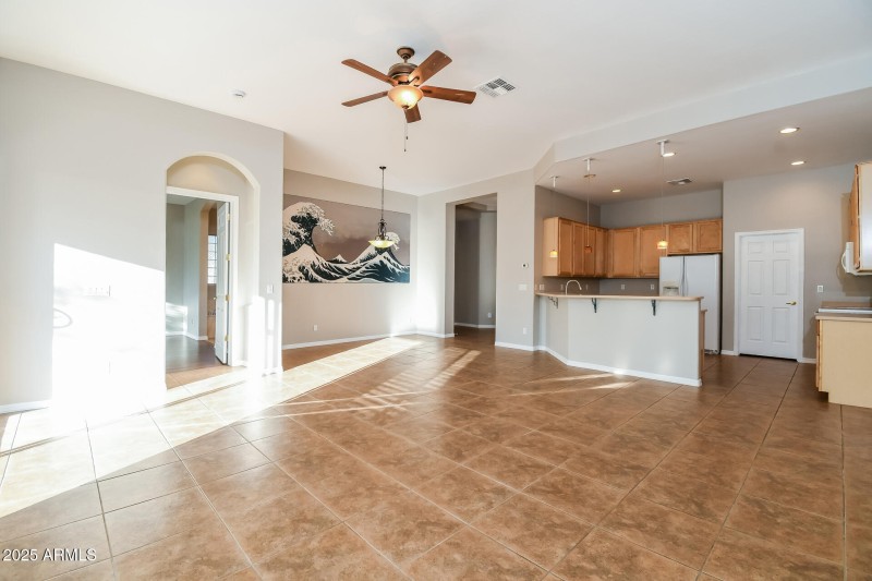 6-photo-Living-Room-5536513c-271f-4cb3-9