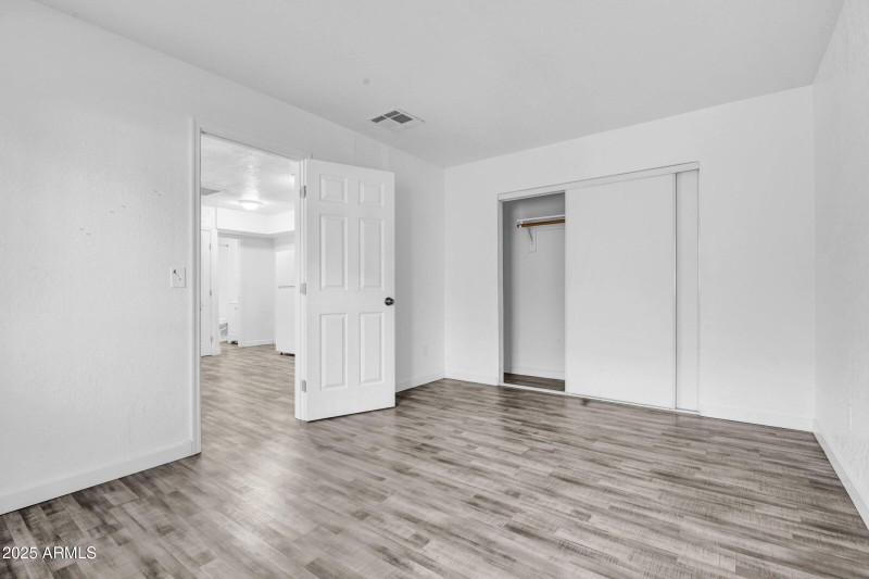 12-custom-1123 W Fillmore St-12