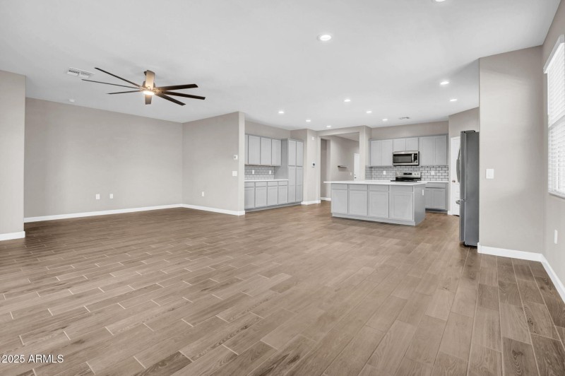 12-web-or-mls-36941 N Aleutian Dr-12