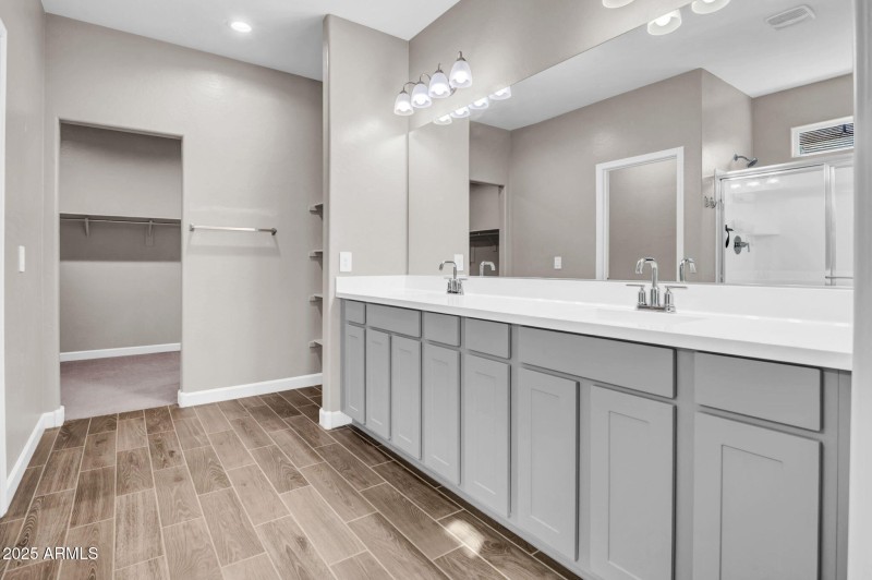 17-web-or-mls-36941 N Aleutian Dr-17