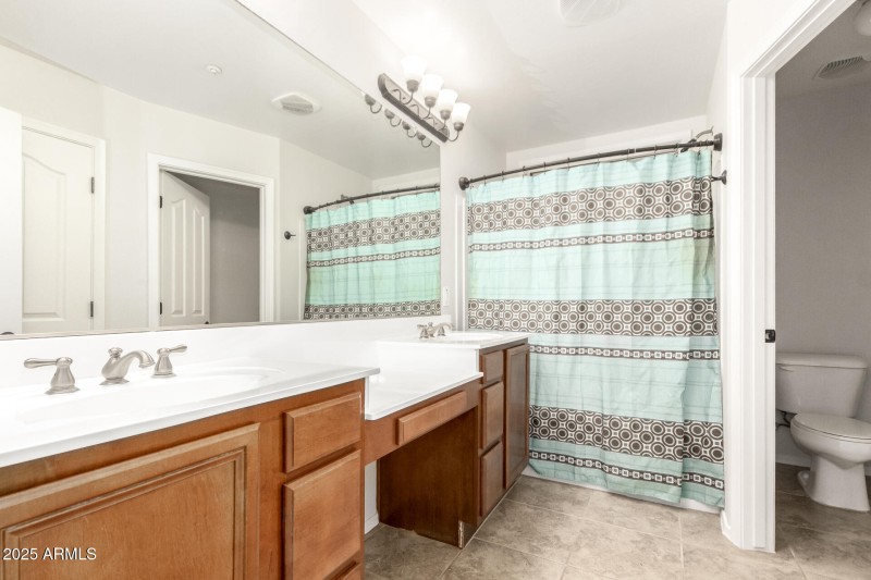 Primary Bath En Suite