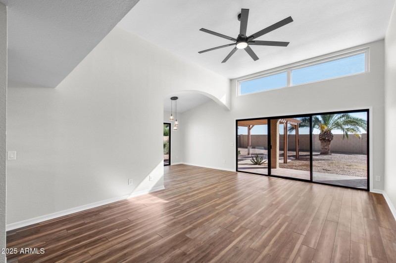 004__10625 E Navajo Pl