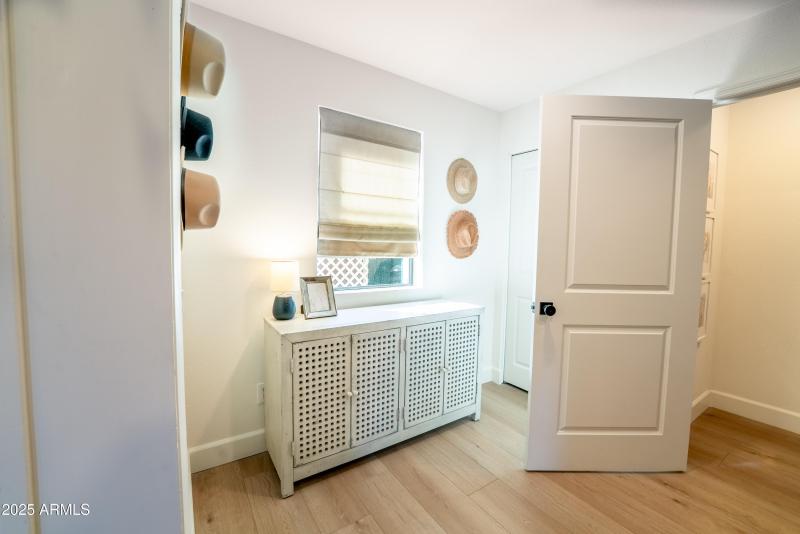 Office/Sitting Area Connected to Primary