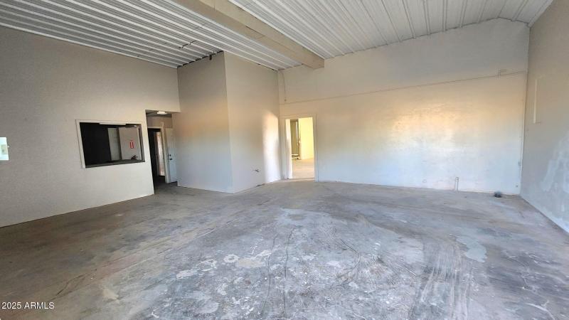 9-2 Add'l Storage or Work Station Area