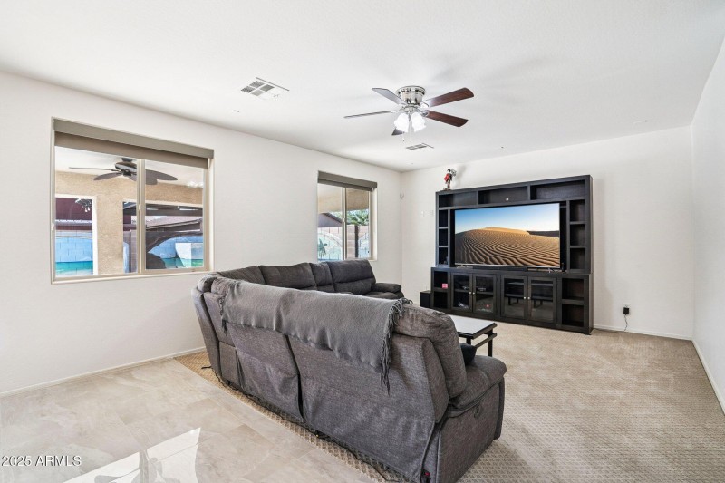 5-web-or-mls-E Navajo Trail-S0711-005