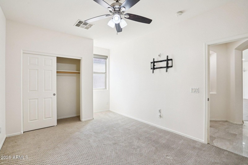 20-web-or-mls-E Navajo Trail-S0711-020