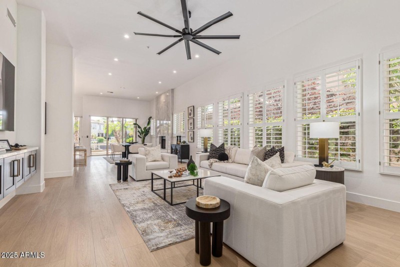 20251022171254750113000000-o