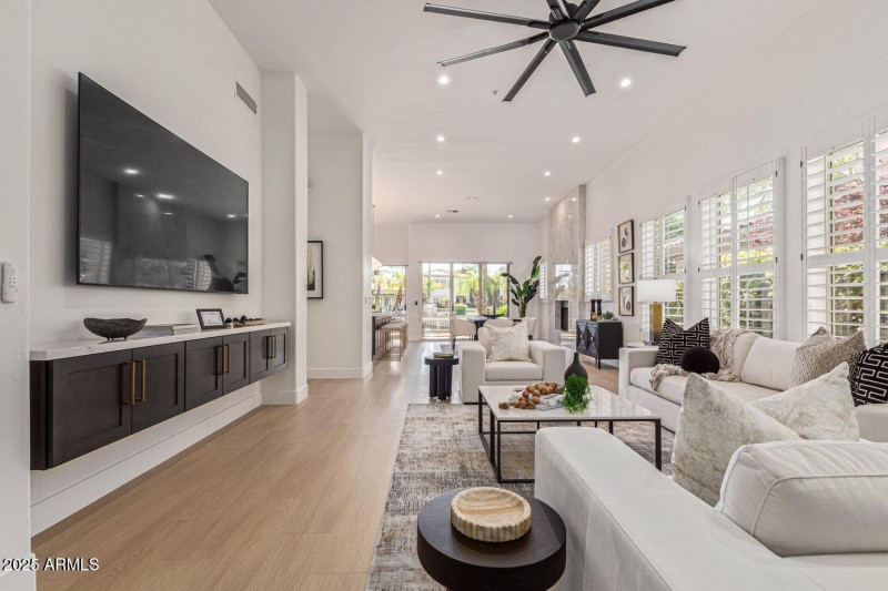 20251022171255789351000000-o