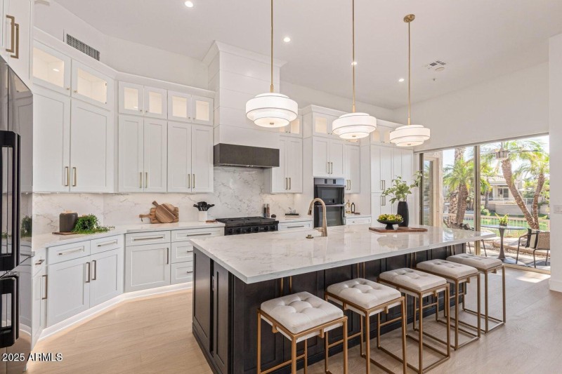 20251022171300177239000000-o