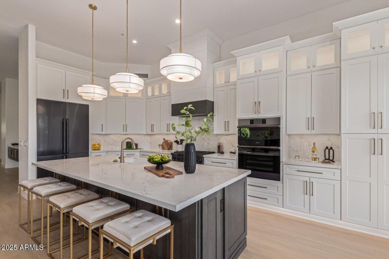 20251022171301250183000000-o