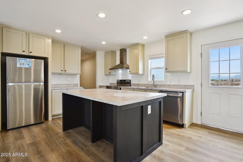 10-web-or-mls-23117-w-duane-ln