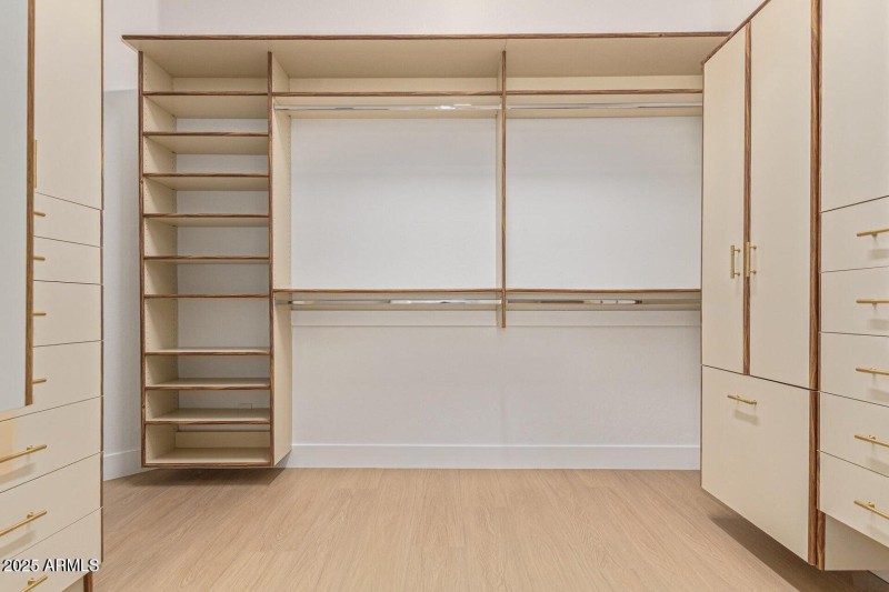 20251022171309769073000000-o