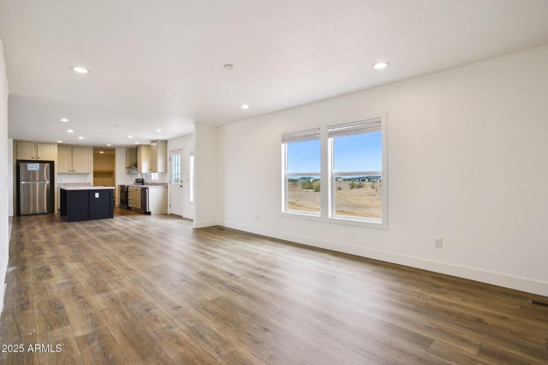 11-web-or-mls-23117-w-duane-ln