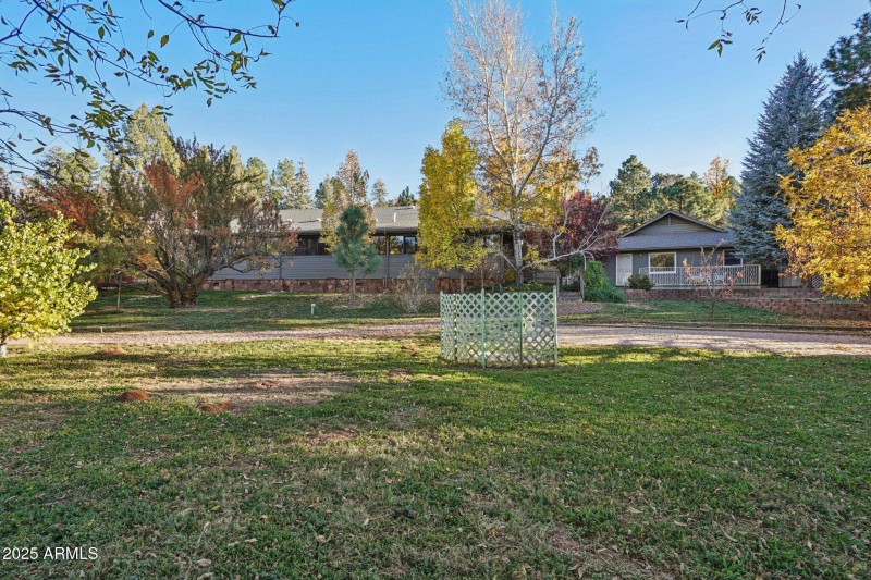 65-web-or-mls-Bonnie Brae Dr-S0811-065