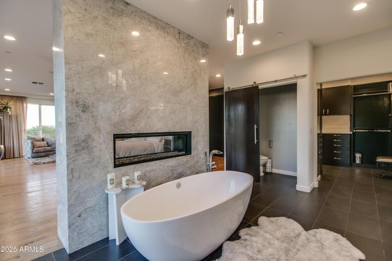 Calle De Las Brisas-102