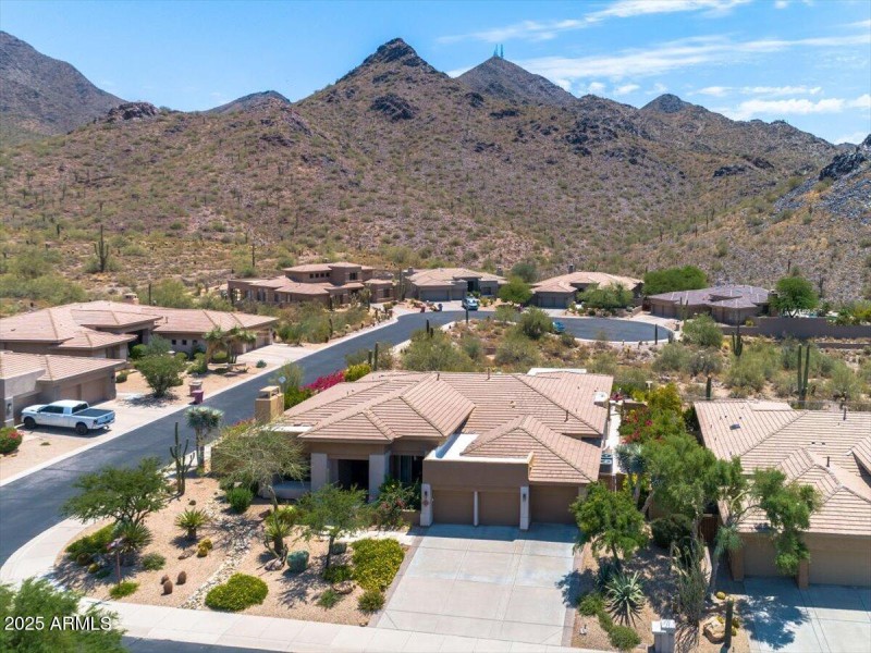 03-Aerial front of home