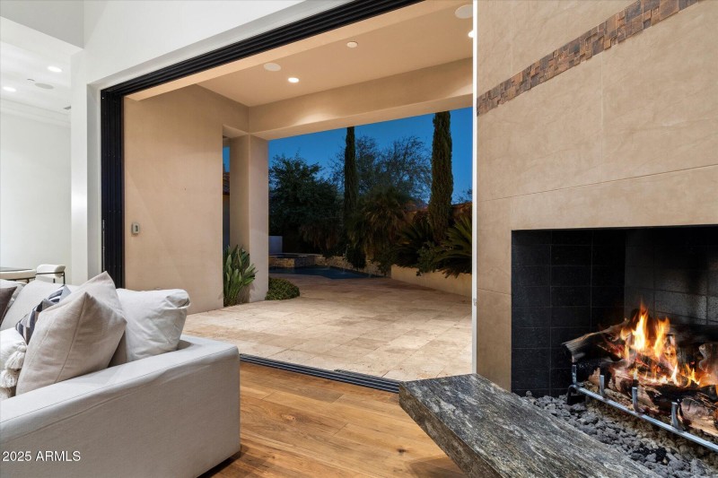 Seamless Connection to Outdoors