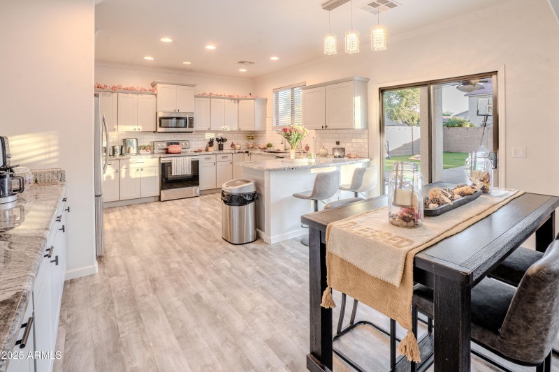 Kitchen & Dining Area