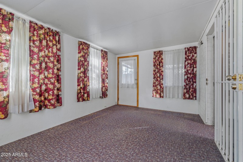 17-web-or-mls-4531 E Southern Ave--25