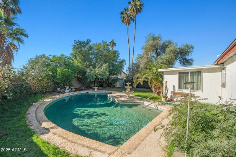 31-web-or-mls-4531 E Southern Ave--31