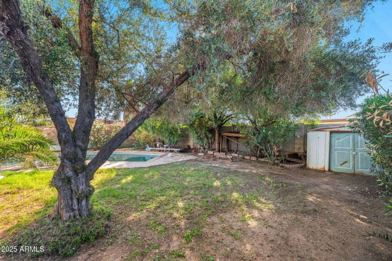 37-web-or-mls-4531 E Southern Ave--37